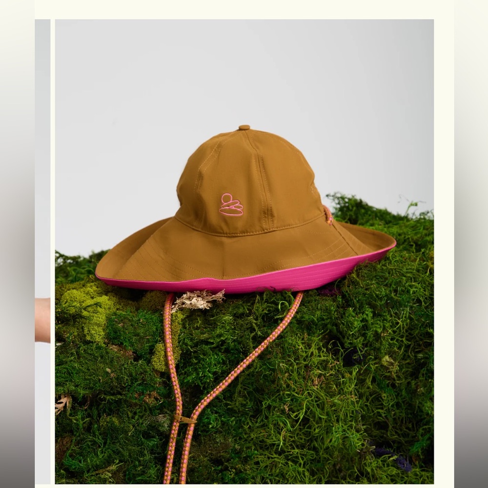 Seniq Sun Hat with Pink Brim